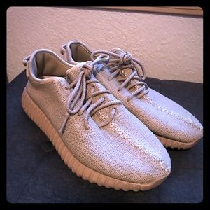 Beigh Addidas Yeezys (men’s size 8)